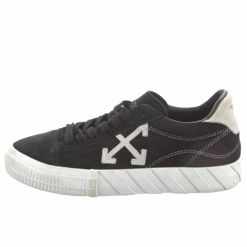 Off-White Vulc Low Black and White Athletic Shoes